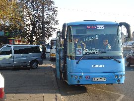 Parkowanie prywatnych przewoźników autobusowych w centrum Warszawy