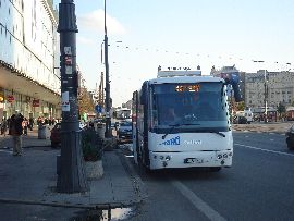 Parkowanie prywatnych przewoźników autobusowych w centrum Warszawy