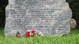 Obelisk pamiątkowy żołnierzy oddziału Szarego w Zalesiu Górnym