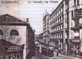 Pasaż Simonsa od strony Nalewek, z lewej budynek Arsenału