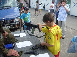 Wojsko Polskie  -  Dzień Dziecka w Komisariacie Rzecznym Policji