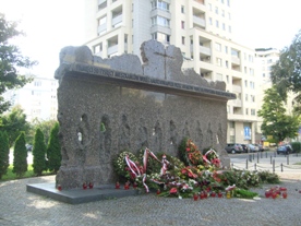 Pomnik Pamięci 50 000 mieszkańców Woli wymordowanych przez Niemców podczas Powstania Warszawskiego 