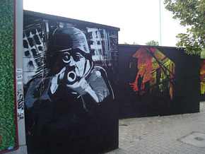 Powstańczy snajper - Graffiti Mural Powstańczy na ul. Konwiktorskiej w Warszawie