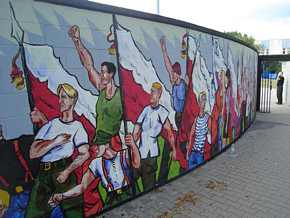Graffiti Mural Powstańczy na ul. Konwiktorskiej w Warszawie