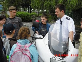 Spotkanie z policjantami w Szkole Podstawowej Wspierania Rozwoju