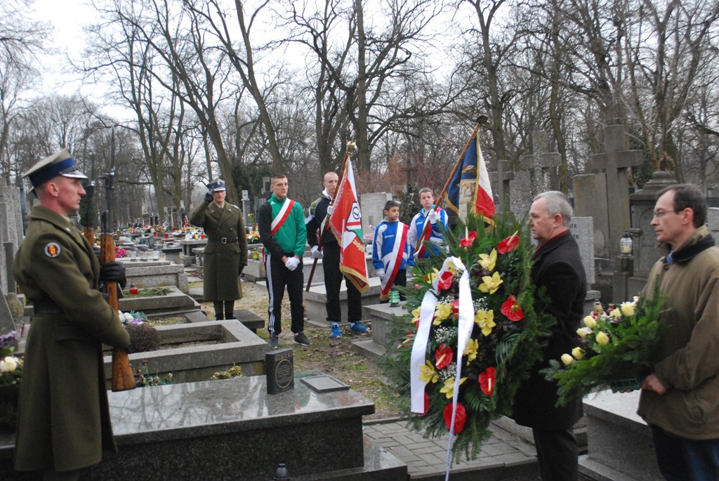 Złożenie wieńców na grobie B. Dubickiego